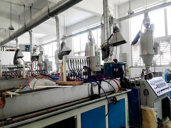 瑞綻塑料生產(chǎn)線-1